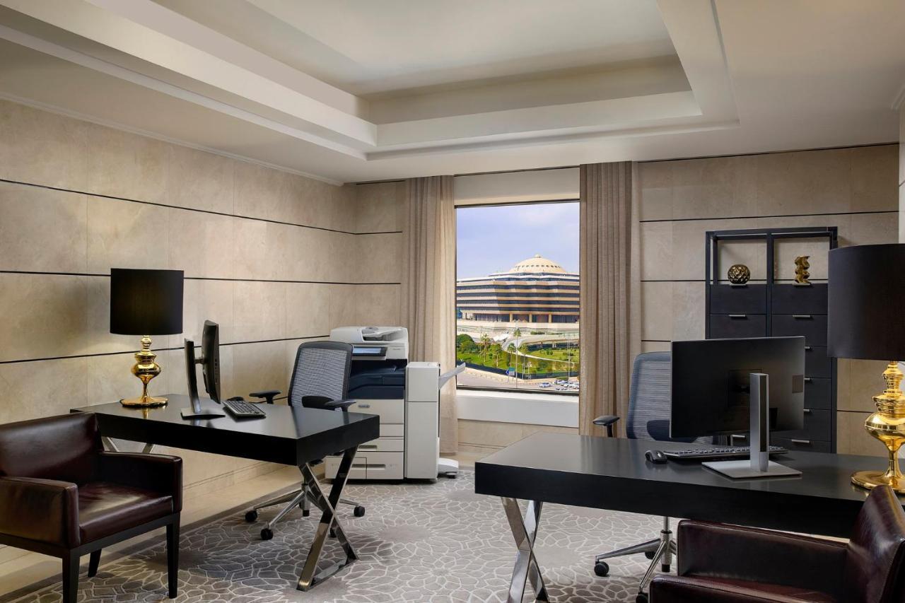 Voco - Riyadh, An Ihg Hotel - فندق فوكو الرياض, احدى فنادق مجموعة إنتركونتيننتال Kültér fotó The Business Centre