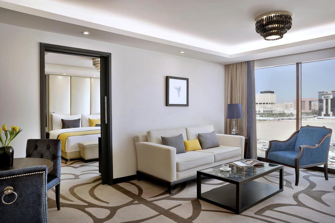 Voco - Riyadh, An Ihg Hotel - فندق فوكو الرياض, احدى فنادق مجموعة إنتركونتيننتال Kültér fotó Suite at the hotel