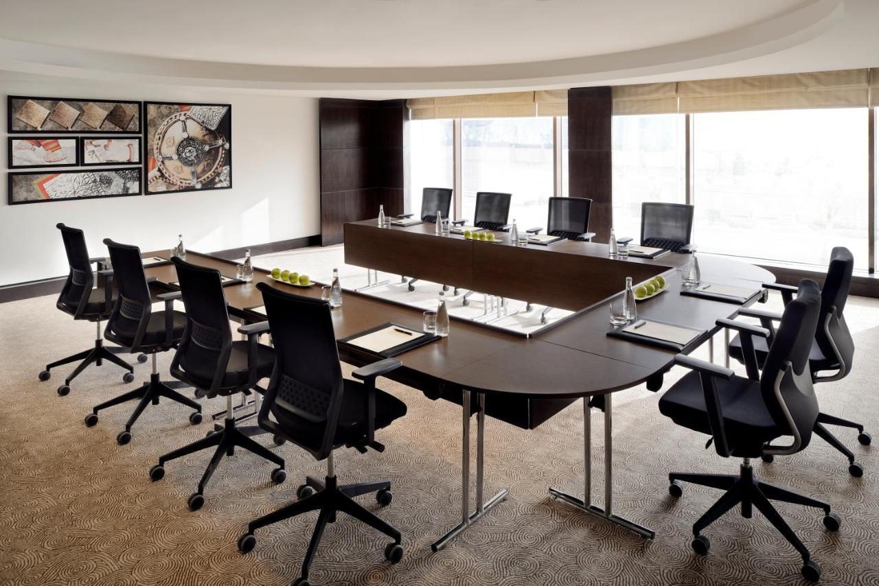 Voco - Riyadh, An Ihg Hotel - فندق فوكو الرياض, احدى فنادق مجموعة إنتركونتيننتال Kültér fotó A meeting room